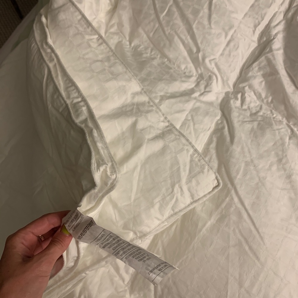 Polyester Comforter Insert - Picture 3 of 3